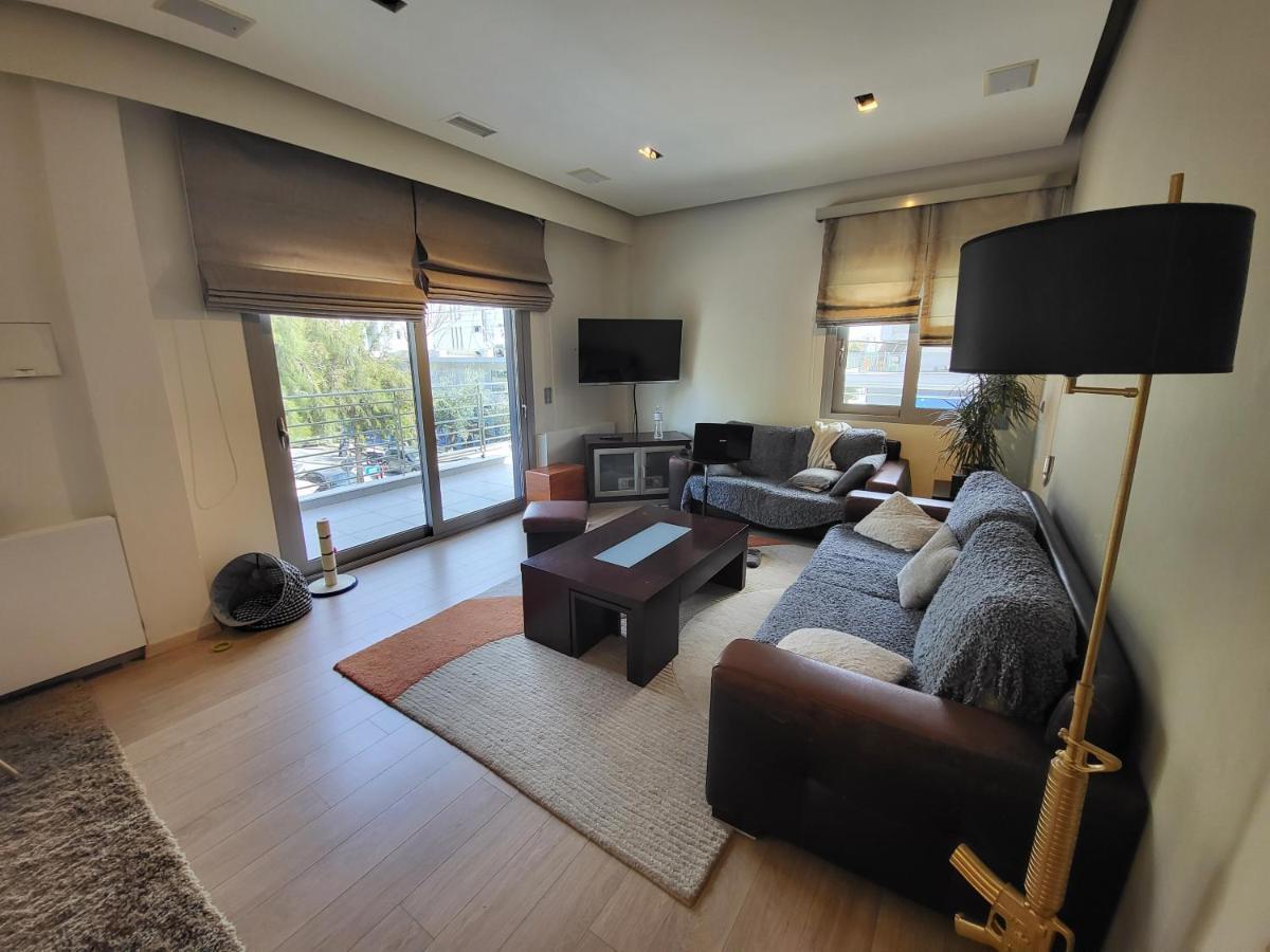 Cozy Apartment In Front Of The Park Athens Exterior photo
